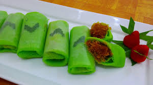 Kue dadar gulung isi kelapa hijau lembut. Resep Dadar Gulung Yang Bisa Kamu Coba Di Rumah