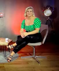 Jun 21, 2021 · beatrice egli: Beatrice Egli S Feet Wikifeet