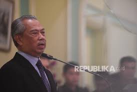 The prime minister of malaysia and his cabinet resigned monday after months of political turmoil resulted in his loss of a majority to govern, according to the associated press. Umno Putus Aliansi Dengan Pm Malaysia Republika Online