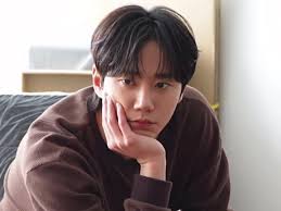 Lee Jun Young Shines in Geum Seongje Glasses