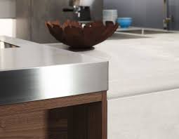 Arbeitsplatten Material Vergleich Unterschiede Vor Und Nachteile Von Laminat Mdf Holz Stein Keramik Glas Edelstahl Arbeitsplatte Kuche Laminat