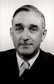 Robert Fyfe's Instagram, Twitter & Facebook