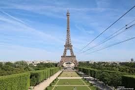 See more ideas about zdjęcia, tła, wieża eiffla. Zjazd Tyrolka Z Wiezy Eiffla Ifrancja Najnowsze Informacje Prosto Z Francji Francja Najnowsze Informacje Prosto Z Francji