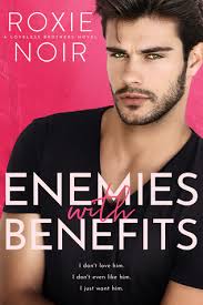 Book Review: Enemies With Benefits by Roxie Noir
