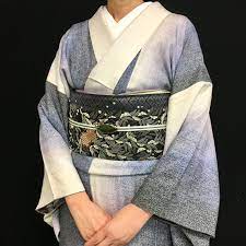 統一感のあるコーディネートですね 掛け衿に薄い色味をもってくる事で 上品な印象になりますね it is a coordination of kimono and obi i feel japanese tradition and now 衣類 レディ 着物