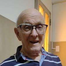 Con profundo pesar despedimos a Juan Savini, un vecino que dejó una huella  imborrable en nuestra comunidad. Juan llegó a la Argentina en 1949, desde  Italia, y se dedicó a construir lazos,