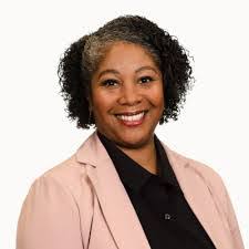 Loretta Braun's Instagram, Twitter & Facebook