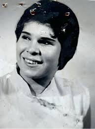 Restauración de la fotografía de Olga Virginia Bolaños Bolaños, quien  ingresa en 1955 al Liceo de Heredia.