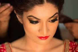 Simple makeup ideas, makeup for office, makeup for holiday, eye makeup ideas for prom, bridal makeup, cat eye makeup, smokey eyes makeup, glitter. How To Do Bridal Makeup At Home In 10 Easy Steps