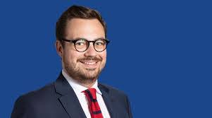 Gordon Innes's Instagram, Twitter & Facebook