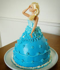 Princesse Cake Frozen Inspired Smbc Frosting Gateau Princesse Inspiration Reine Des Neiges Glacage Creme Au Beurre A La Meringue Suisse