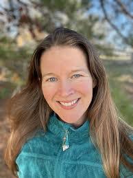 Kerri Welch's Instagram, Twitter & Facebook