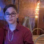 Este aprendiz de criminal se beneficia de la ley y de que tiene mucha madre  y mucho hermano