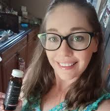 Deanna Troxel's Instagram, Twitter & Facebook