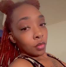 Alicia Ash's Instagram, Twitter & Facebook