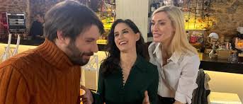 Τρίτη 31 δεκεμβρίου 2019, 12:30. To Kafe Ths Xaras Apokleistikes Skhnes Apo To Neo Epeisodio Binteo Life Ant1 News