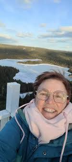 Jill Benitez's Instagram, Twitter & Facebook