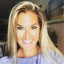 Amanda Asher's Instagram, Twitter & Facebook