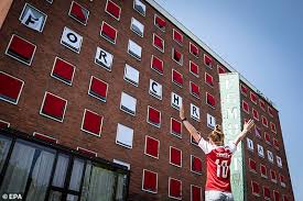 Yarmolenko's take on the presence of coca cola during post match conferences. No6uf8ndodzrhm