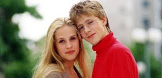 Sedan fick han rollen som gjorde honom vida känd, nämligen den som åke i . Bert Den Siste Oskulden 1995 Starring Erik Johansson Hanna Alstrom David Boati Martin Andersson Oliver Lofteen