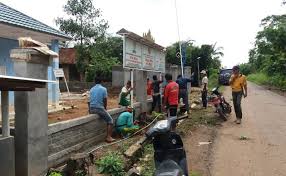 Gambar gotong royong di kampung. Wilayah Desa Di Lampung Utara Juga Gelar Gotong Royong