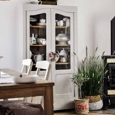 Vintage oder shabby look durch einen neuen anstrich mit kreidefarbe aufgefrischt werden. Streichen Mit Kreidefarbe Auf Mobeln Ganz Einfach