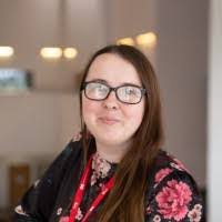 Danielle Howie's Instagram, Twitter & Facebook