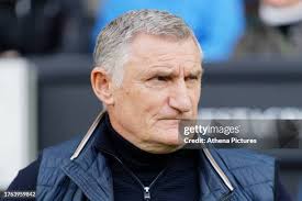 5,100 Tony Welsh Photos & High Res Pictures