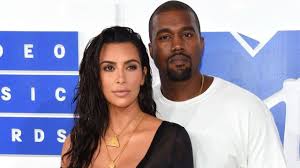 Guests ate handmade pasta in a historical stone fort in florence, kim kardashian wore a custom givenchy couture gown, and a gold toilet tower was allegedly on hand. Kanye West Surprises Kim Kardashian With Bouquets Of Floating Flowers For 3 Year Wedding Anniversary