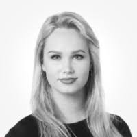 Caroline Geraghty's Instagram, Twitter & Facebook