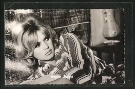 Brigitte bardot | брижит бардо. Ak Schauspielerin Brigitte Bardot In Gestreiftem Pullover Nr 8541959 Oldthing Ansichtskarten Kunstler Schauspieler