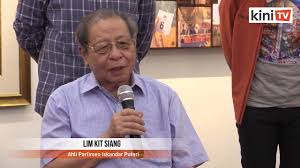 He is prominent leader of the democratic action party (dap), the largest multiracial opposition party in malaysia. Kit Siang Muhyiddin S Govt Will Fall If Umno Minister Leave Video Dailymotion