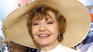 Prunella Scales (1932