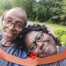 Keto Dessert Pizza! This is a fun easy recipe for any occasion.  https://alldayidreamaboutfood.com/keto-cookie-fruit-pizza/