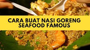 3 piring nasi putih, 250 gr udang kupas, 200 gr cumi potong cincin, 8 buah bakso udang iris tipis, 3 butir telur, 2 sdm mentega, 6 siung bawang merah, 4 siung bawang putih, 2 tangkai daun bawang, 2 sdm saus tiram, 1 sdm kecap ikan, 1 sdm saus sambal, 1 sdm ebi sangrai. Cara Buat Nasi Goreng Seafood Fames Daun Pisang Stulang Jb Youtube
