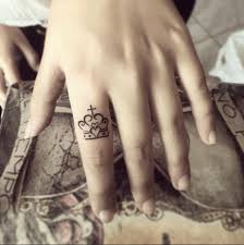 Small Crown Finger Tattoo Ink Youqueen Girly Tattoos Crown Hand Tattoo Crown Tattoos For Women Finger Tattoos
