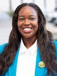 Sharron Scott's Instagram, Twitter & Facebook