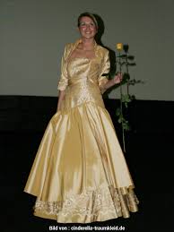 Die goldene hochzeit zu feiern, heißt auch immer ein großes familienfest zu gestalten. Abendkleider Goldene Hochzeit Abendkleid