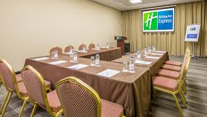 Located in the heart of dubai, this hotel is within 1 mi (2 km) of la mer north beach and jumeirah mosque. Holiday Inn Express Jumeirah Dubai 2