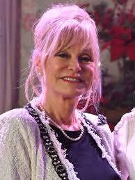 Dolly Parton's Siblings: All About the Country Legend's 11 Brothers and  Sisters