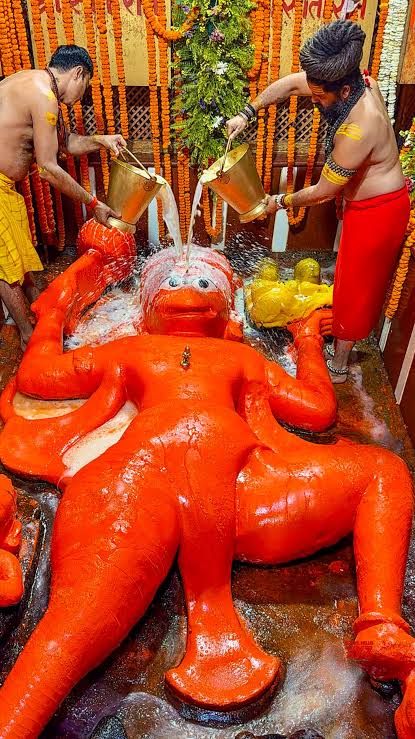 Prayagraj: Hanuman Jayanti celebrations at Bade Hanuman Temple on - #Gallery - Social News XYZ