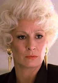 Lily Dillon's Instagram, Twitter & Facebook