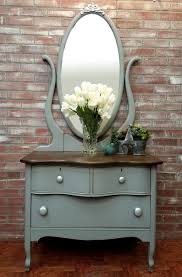By benna crawford updated march 02, 2015. Dixie Belle Chalk Mineral Paint Manatee Gray 8 Oz Mineral Paint Furniture Paint Shabby Chic Distressed Furniture Paint No Voc Paint Distressed Furniture Painting Painted Furniture Colors Antique Furniture Makeover