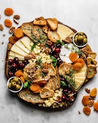 Como Armar Una Tabla De Quesos Digna De Instagram Cravings Journal En 2020 Tabla De Quesos Bandejas De Comida Tabla De Quesos Y Carnes Frias