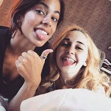 Pin De Valeria Bautista En Violetta Martina Stoessel Tinita Stoessel Celebridades