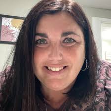 Who can take maternity pictures?