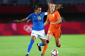 A seleção brasileira de futebol feminino venceu a china em seu primeiro jogo das olímpiadas de tóquio (japão). Gz3c56dh55kebm