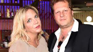Jetzt reagierte danni auf deren unterstellung, eigentlich gar keinen kontakt zu den anderen kindern angesichts dieser vorwürfe muss daniela büchner (41) stellung beziehen! Jens Buchner Seine Frau Daniela Verlor Bereits Ihren Ersten Mann Stern De
