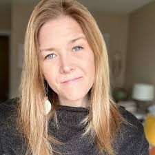 I remember reading that ASP really wanted her (Anna Nardini actress) to  play Lorelai but it didn't work out at the time. So I'm assuming she just  really wanted to work with