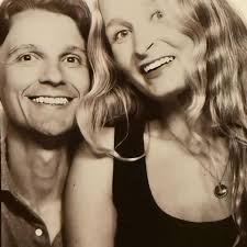 Ria Hardy and Miles Weeks' Wedding Website